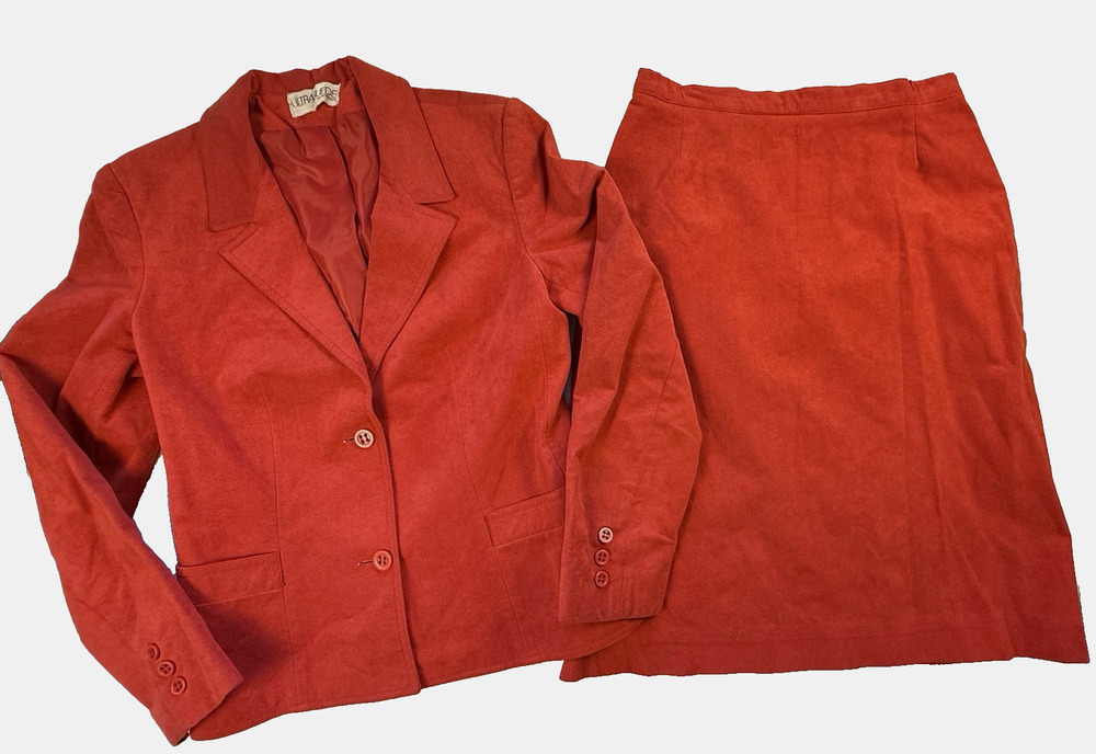 Count Romi Traveler Suit size 6 Red Ultrasuede Whimsigoth 1960s mod Old Money